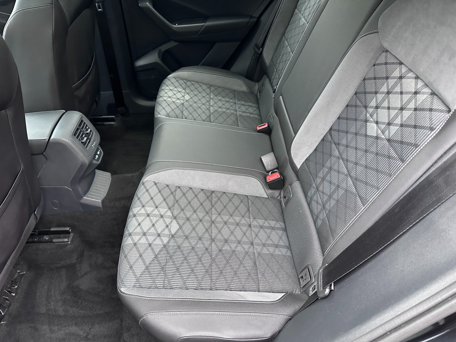 Used Volkswagen T-Roc 2022 for sale - 77791359: Photo 30