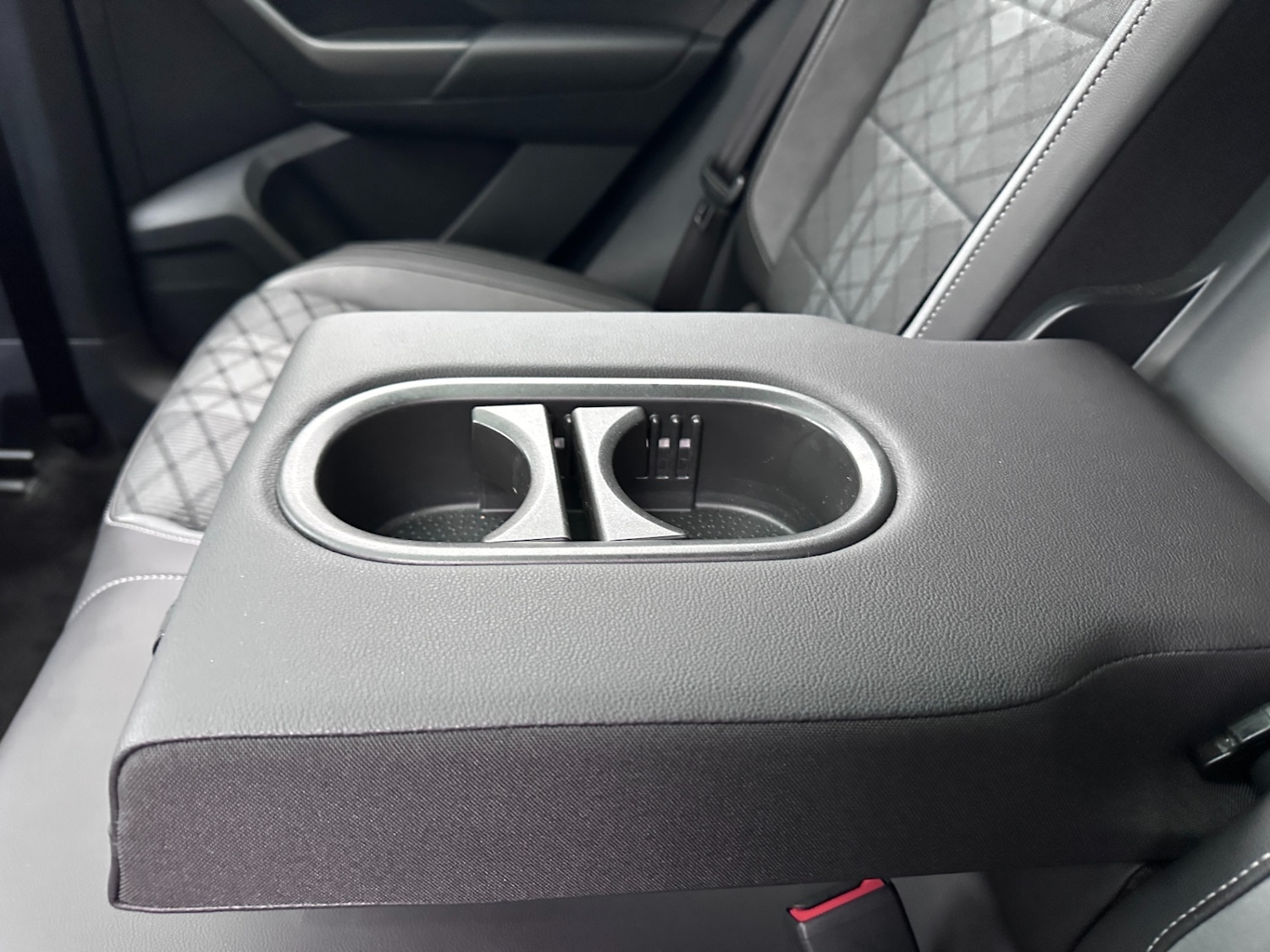 Used Volkswagen T-Roc 2022 for sale - 77791359: Photo 31