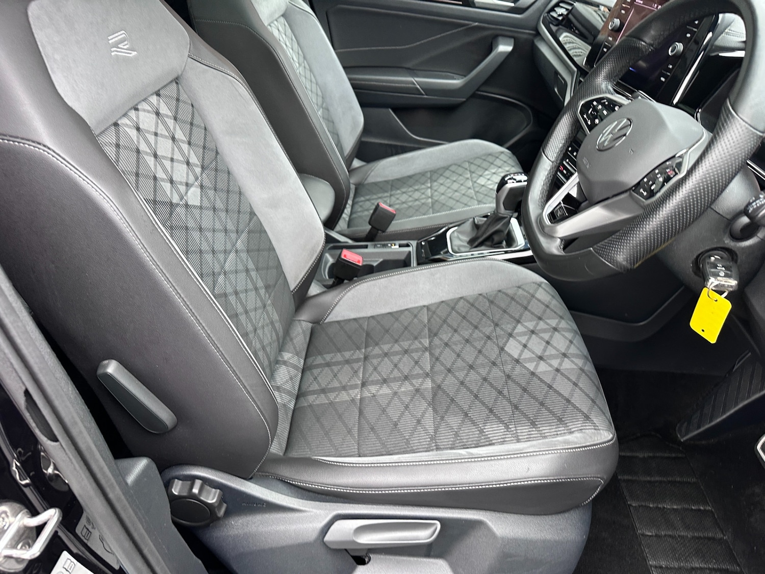 Used Volkswagen T-Roc 2022 for sale - 77791359: Photo 45