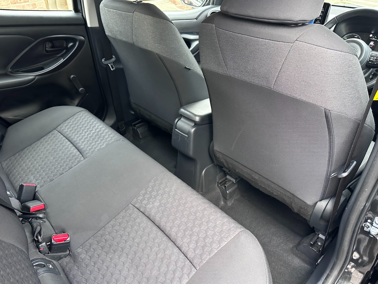 Used Toyota Yaris 2023 for sale - 76627041: Photo 33