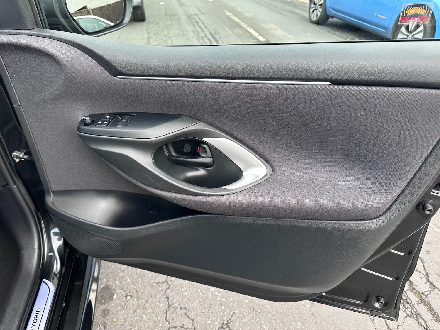 Used Toyota Yaris 2023 for sale - 76627041: Photo 38