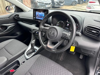 Used Toyota Yaris 2023 for sale - 76627041: Photo