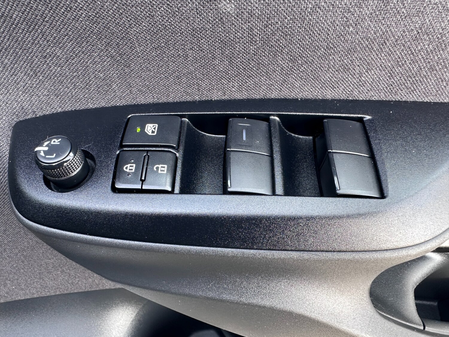 Used Toyota Yaris 2023 for sale - 77974740: Photo 37