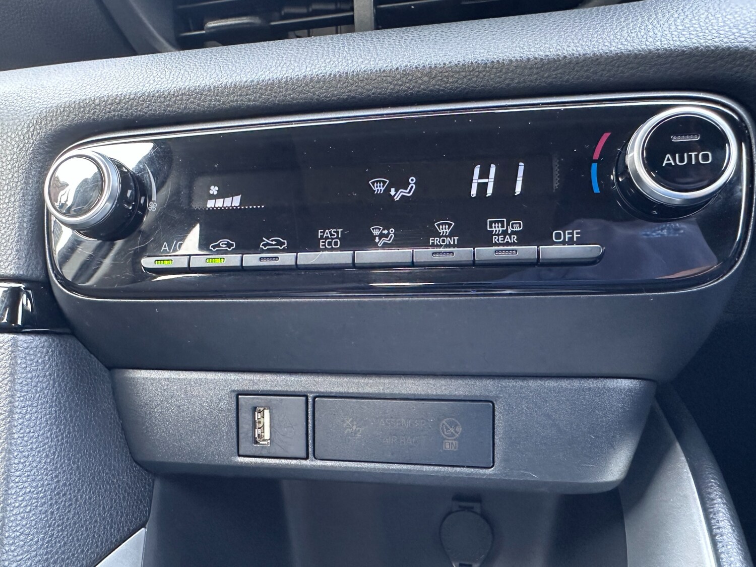 Used Toyota Yaris 2023 for sale - 77974740: Photo 42