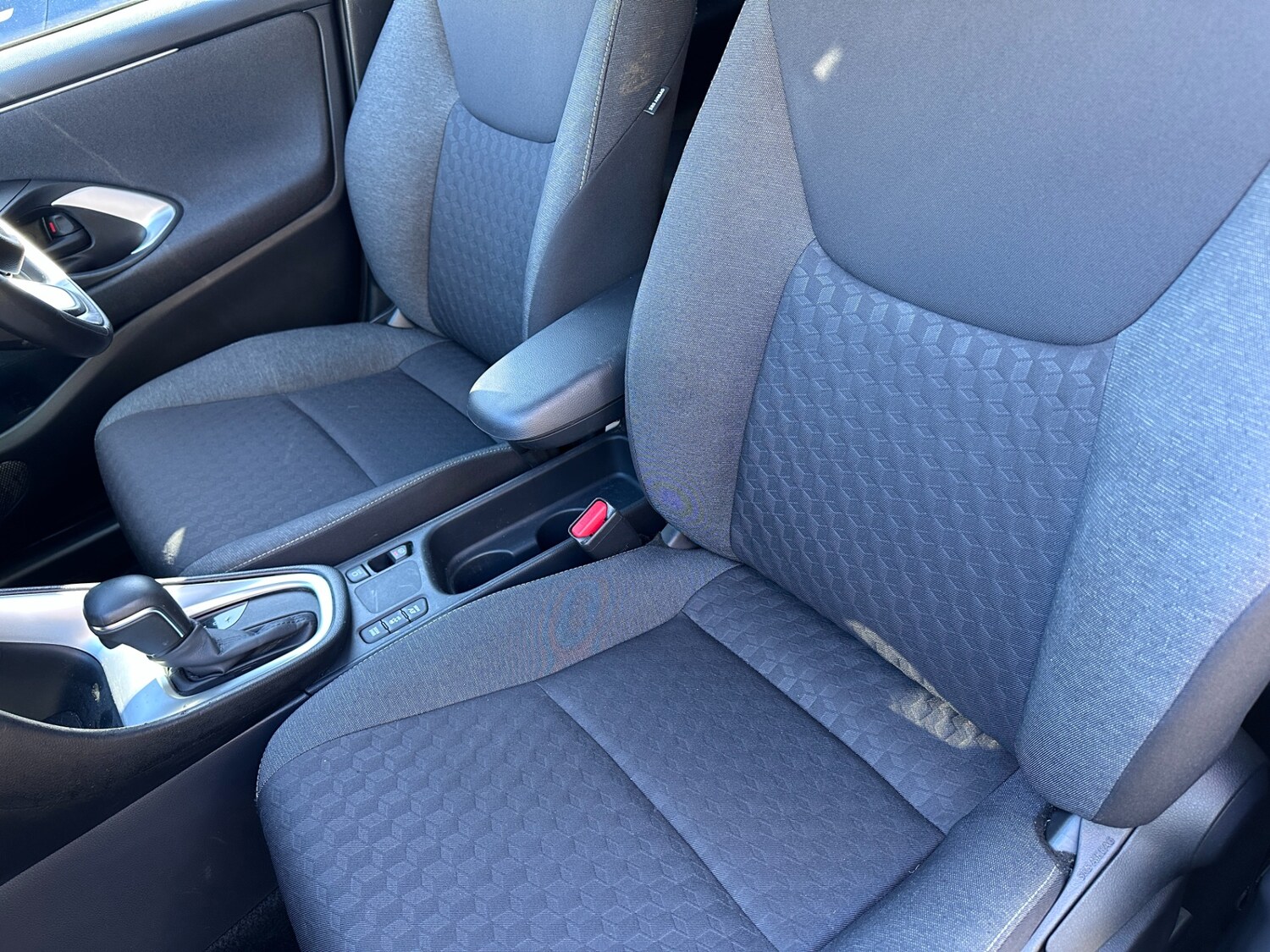 Used Toyota Yaris 2022 for sale - 77974040: Photo 24