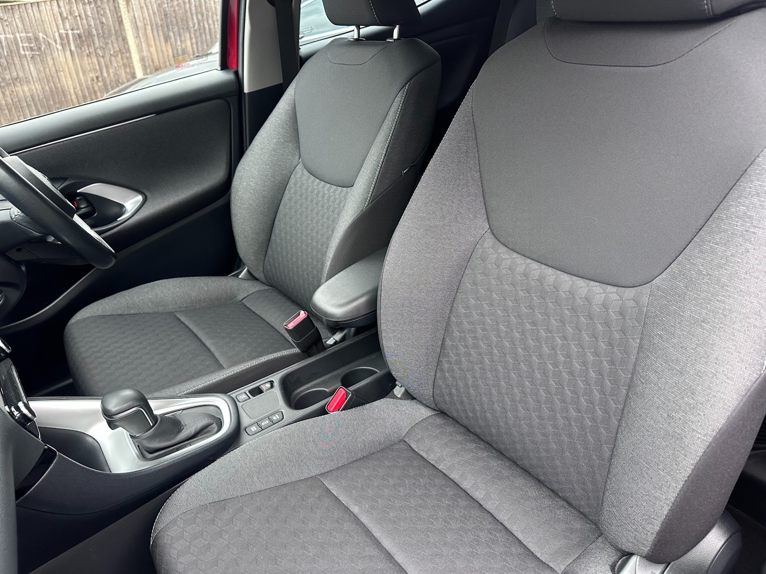 Used Toyota Yaris 2022 for sale - 76881636: Photo 27