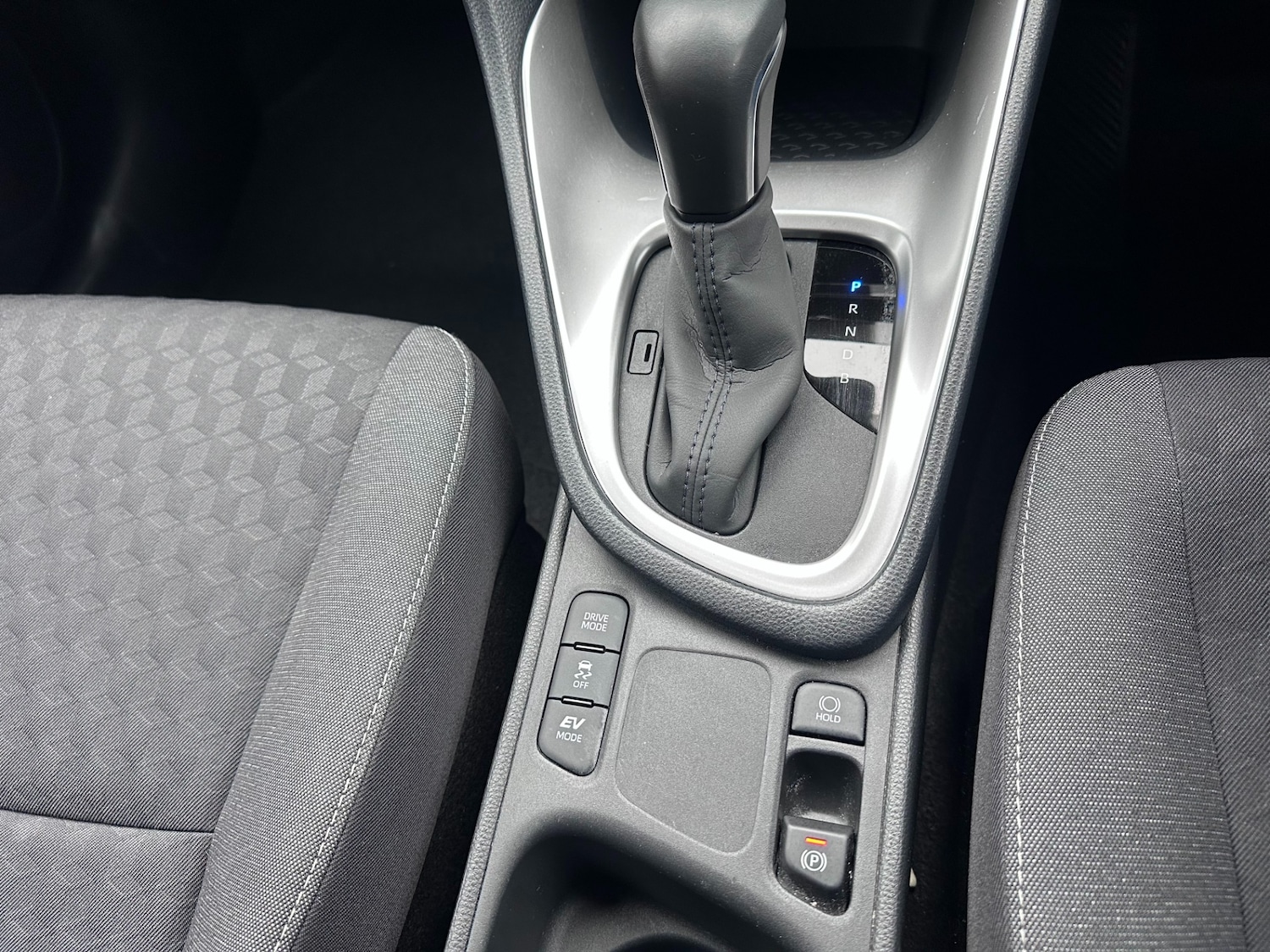 Used Toyota Yaris 2022 for sale - 76881636: Photo 46