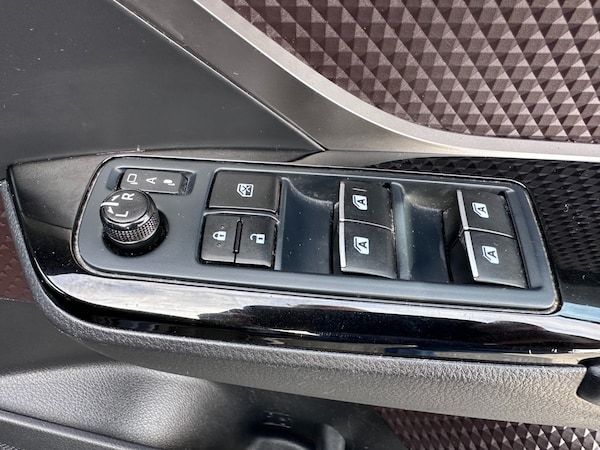 Used Toyota C-HR 2019 for sale - 76055848: Photo 41