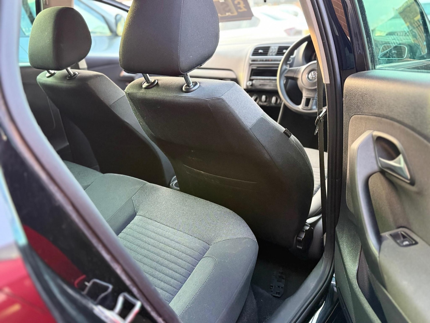 Used Volkswagen Polo 2011 for sale - 77997006: Photo 11