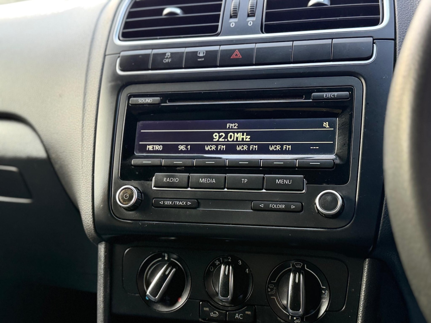 Used Volkswagen Polo 2011 for sale - 77997006: Photo 24