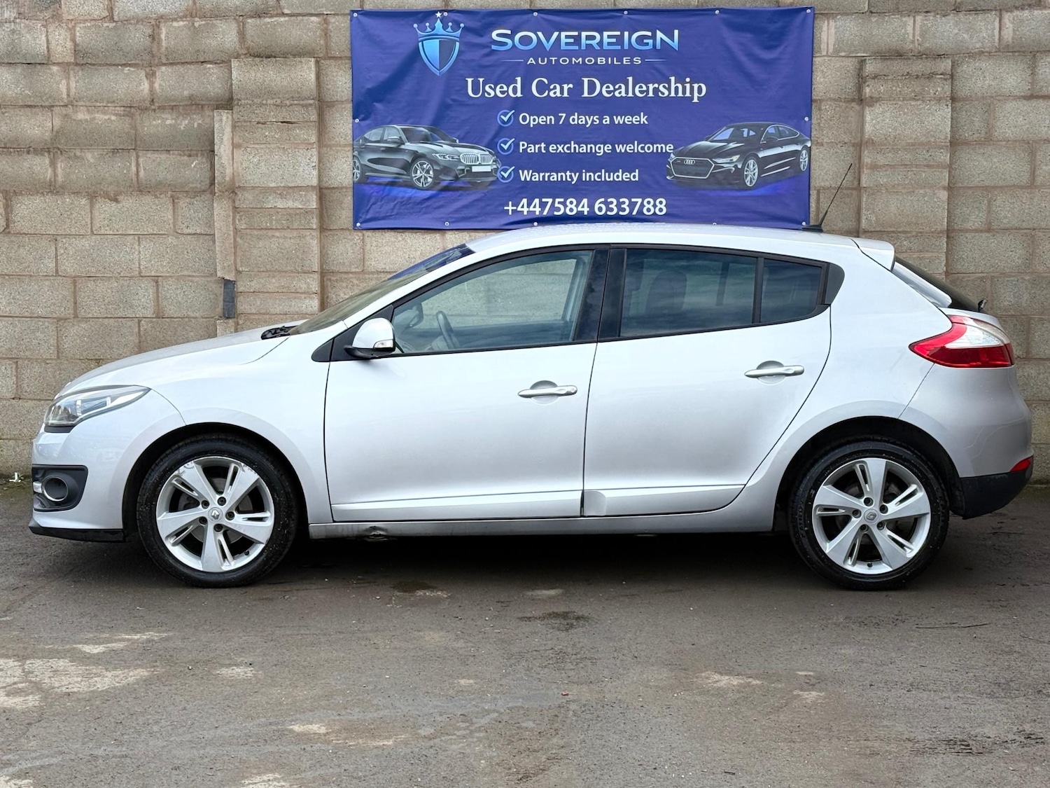 Used Renault Megane 2013 for sale - 77997007: Photo 2