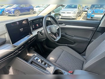 Used Volkswagen Golf 2025 for sale - 76110504: Photo 2