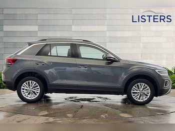 Used Volkswagen T-Roc 2024 for sale - 77292901: Photo