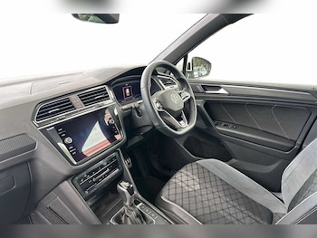 Used Volkswagen Tiguan 2022 for sale - 76111624: Photo 2