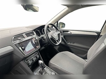 Used Volkswagen Tiguan 2020 for sale - 76139748: Photo 2
