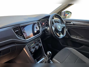 Used Volkswagen T-Roc 2020 for sale - 78844038: Photo