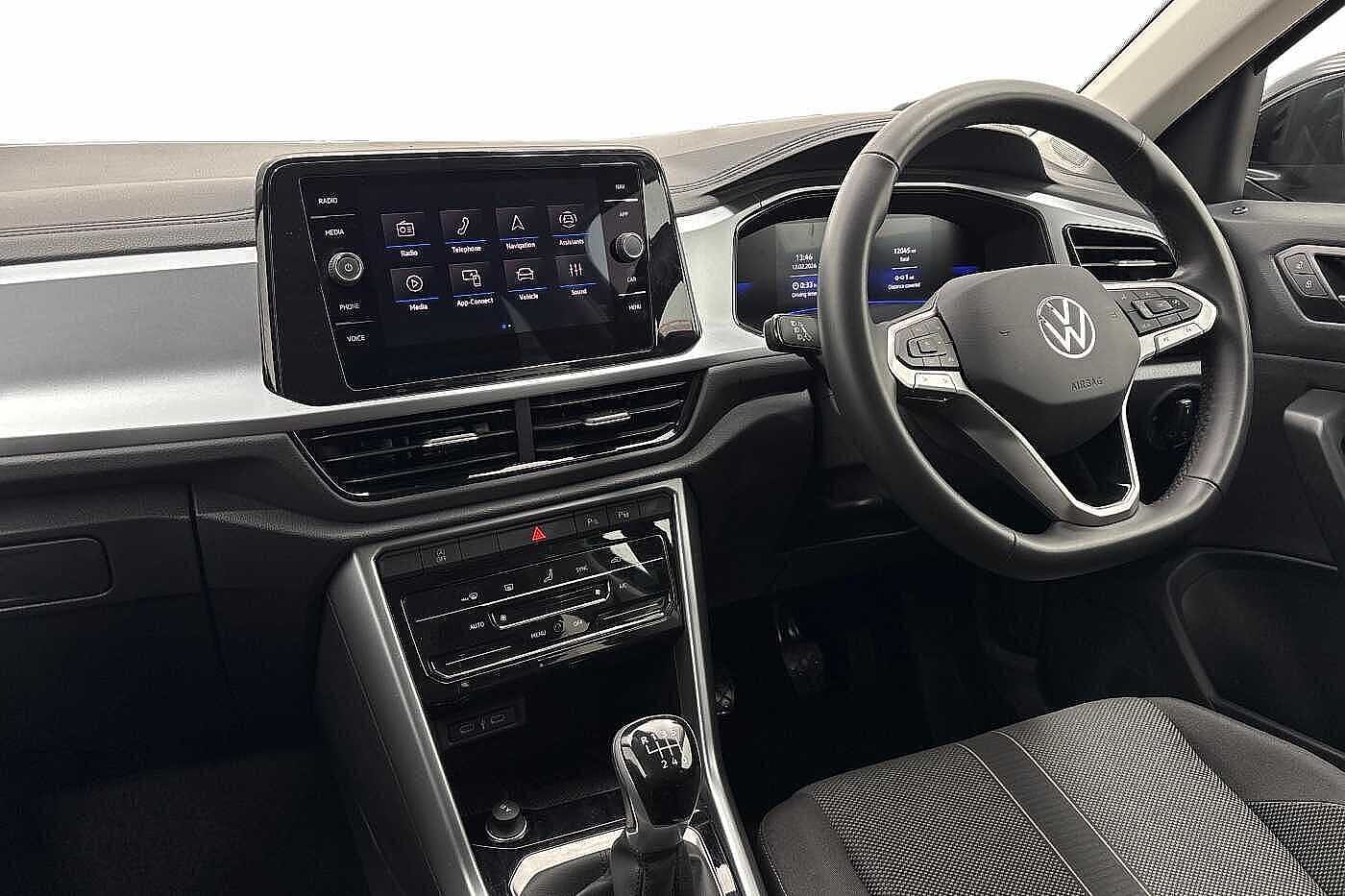 Used Volkswagen T-Roc 2025 for sale - 77613756: Photo 2