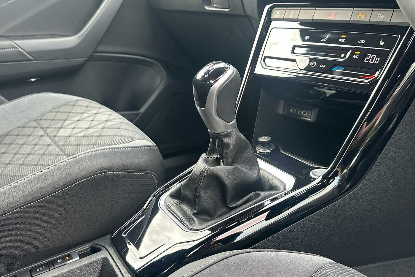 Used Volkswagen T-Roc 2025 for sale - 76110732: Photo 10