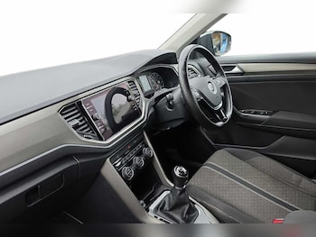 Used Volkswagen T-Roc 2021 for sale - 78088154: Photo