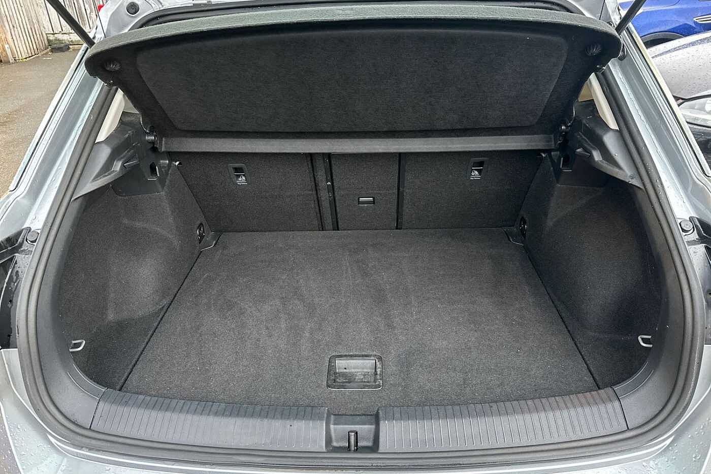 Used Volkswagen T-Roc 2022 for sale - 77176601: Photo 11