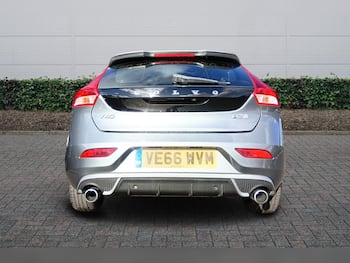 Used Volvo V40 2016 for sale - 79742817: Photo