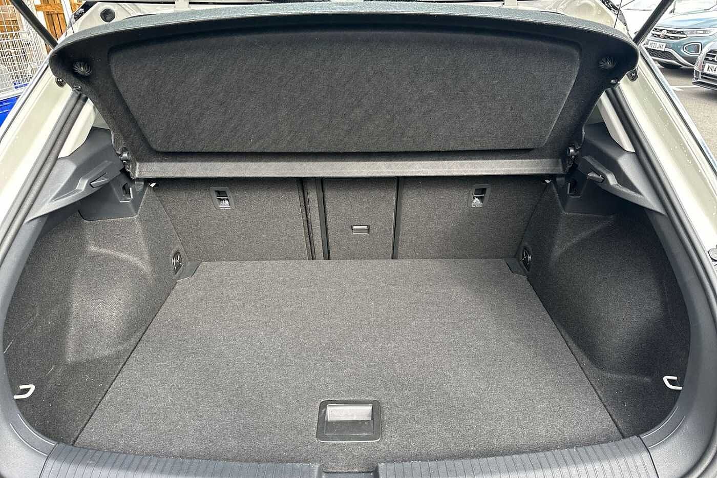 Used Volkswagen T-Roc 2024 for sale - 76241314: Photo 11