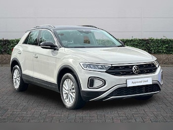 Used Volkswagen T-Roc 2024 for sale - 76241314: Photo
