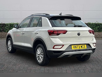 Used Volkswagen T-Roc 2024 for sale - 76241314: Photo
