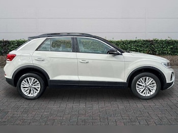 Used Volkswagen T-Roc 2024 for sale - 76241314: Photo