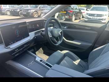 Used Volkswagen Passat 2025 for sale - 74612400: Photo