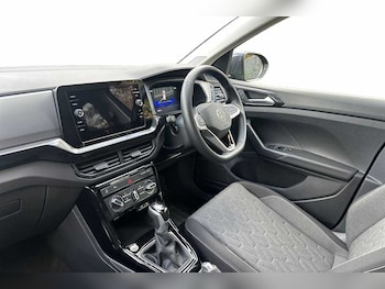 Used Volkswagen T-Cross 2024 for sale - 76500863: Photo