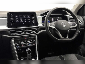 Used Volkswagen T-Roc 2024 for sale - 77292943: Photo