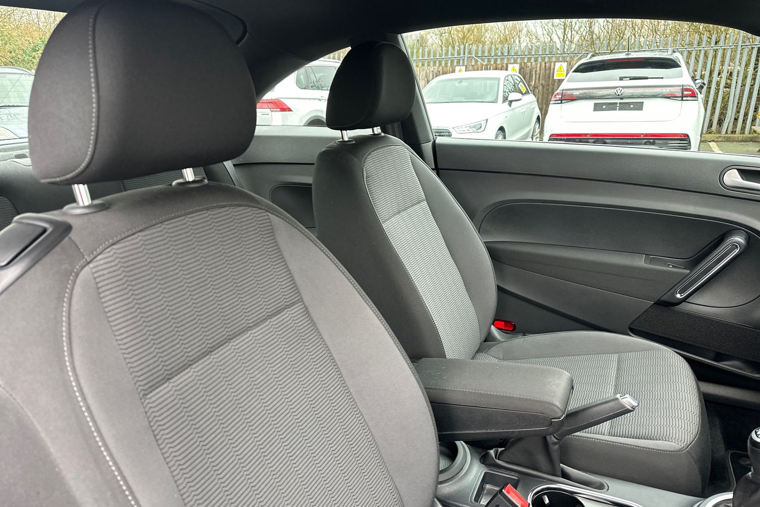 Used Volkswagen Beetle 2014 for sale - 77809674: Photo 13