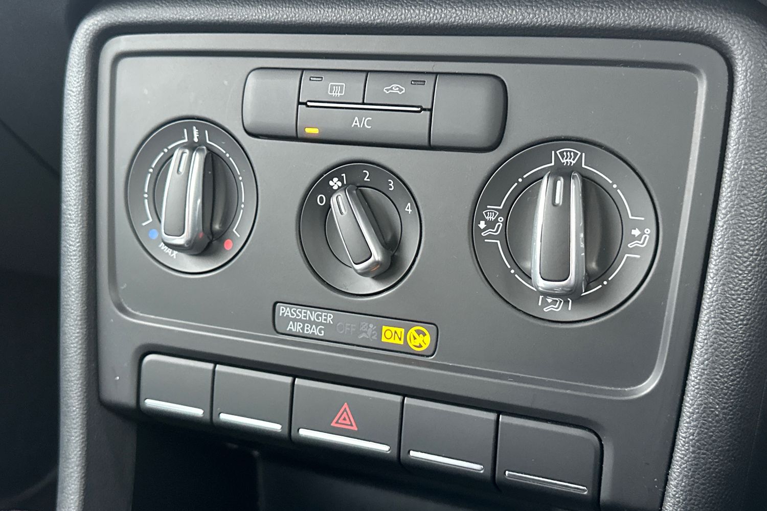 Used Volkswagen Beetle 2014 for sale - 77809674: Photo 16