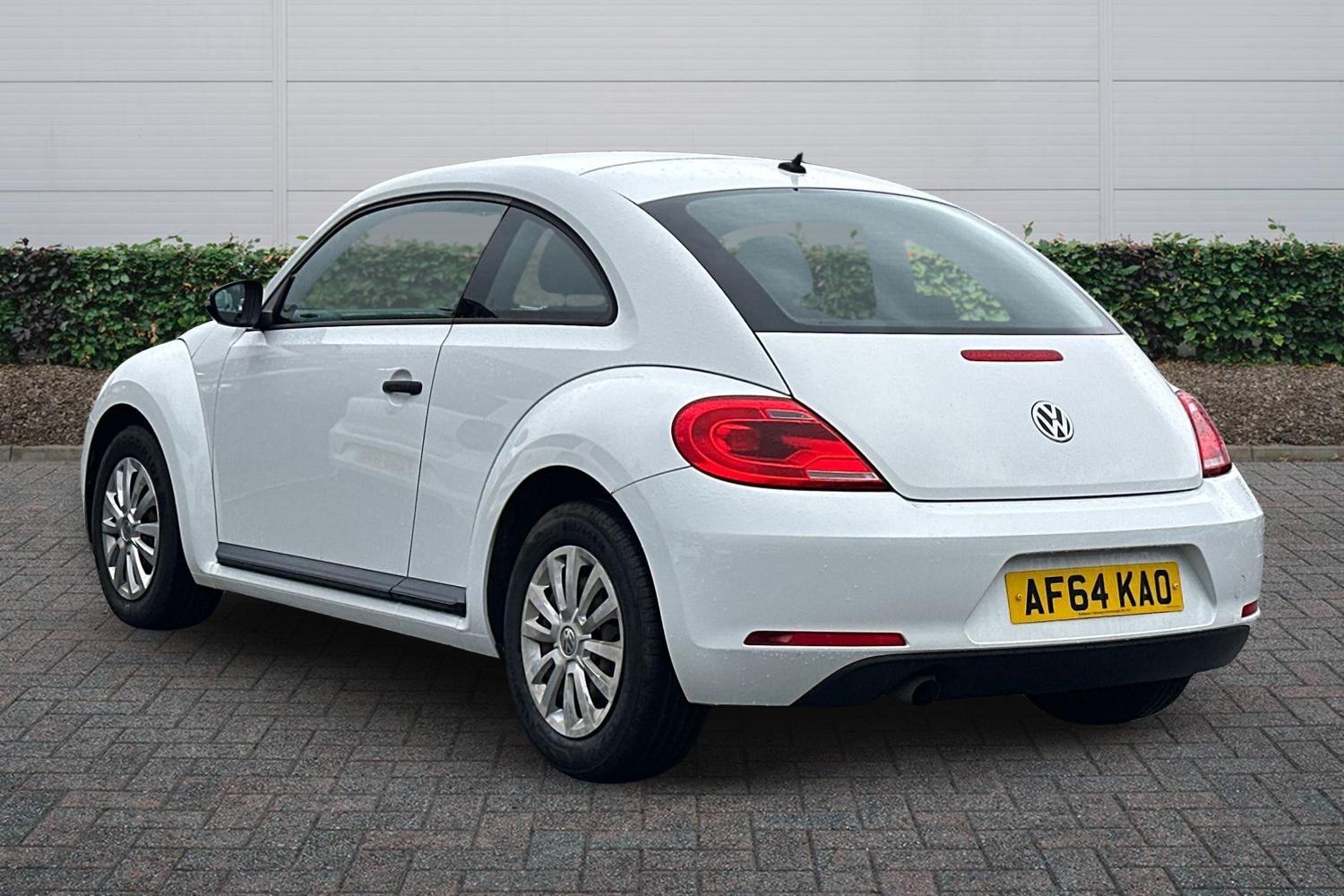 Used Volkswagen Beetle 2014 for sale - 77809674: Photo 2