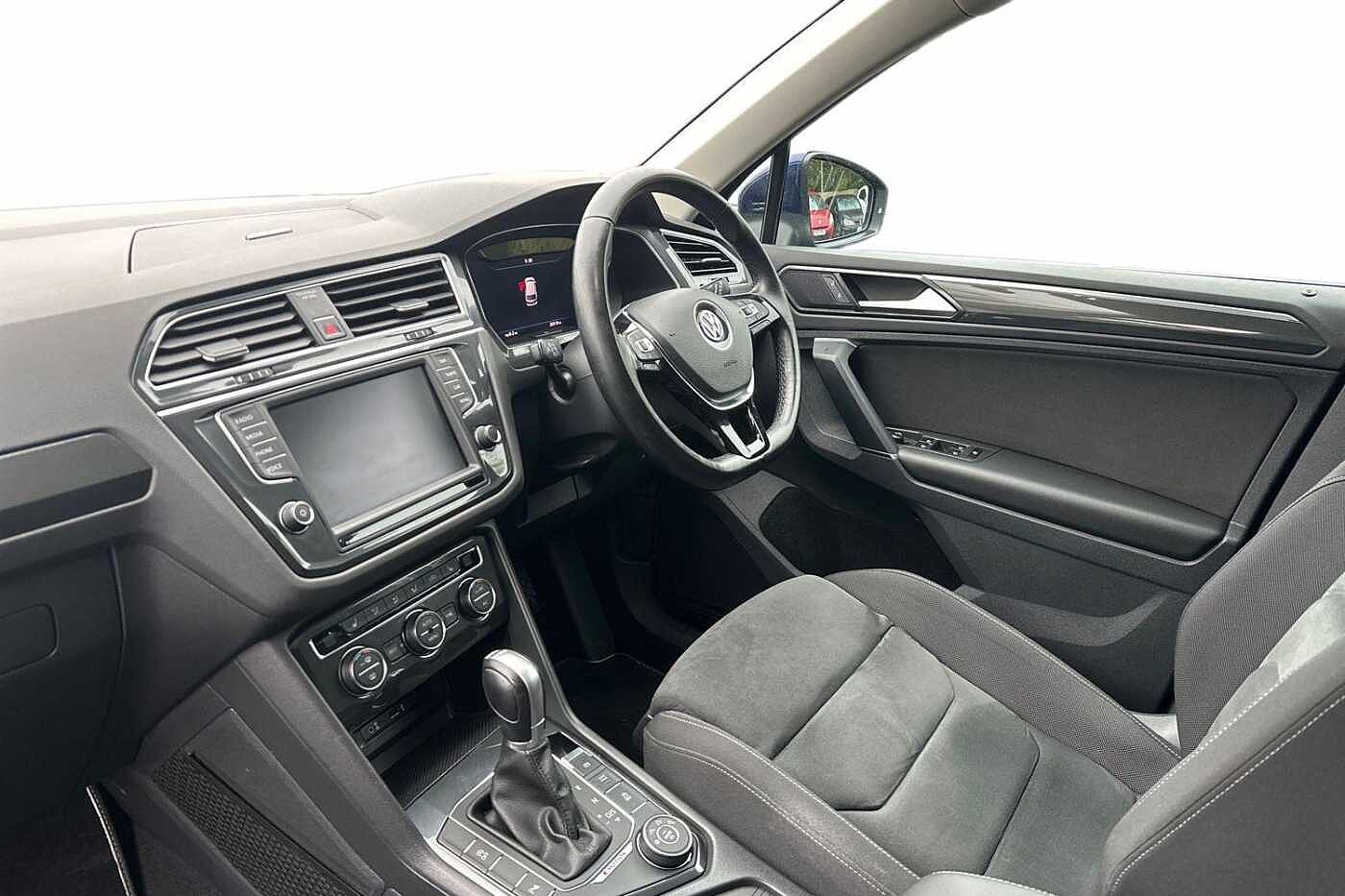 Used Volkswagen Tiguan 2017 for sale - 76241246: Photo 2