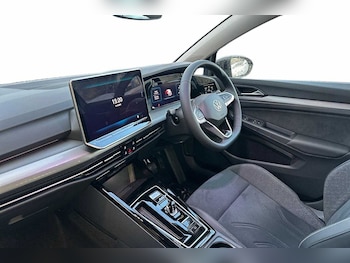 Used Volkswagen Golf 2025 for sale - 76837725: Photo