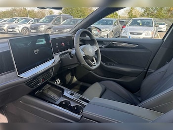 Used Volkswagen Passat 2025 for sale - 76110549: Photo 2