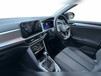 Used Volkswagen T-Roc 2022 for sale - 77315884: Photo