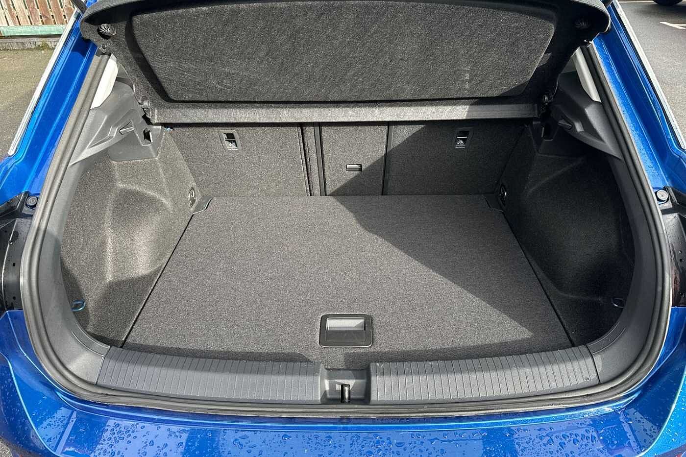 Used Volkswagen T-Roc 2024 for sale - 77332570: Photo 11