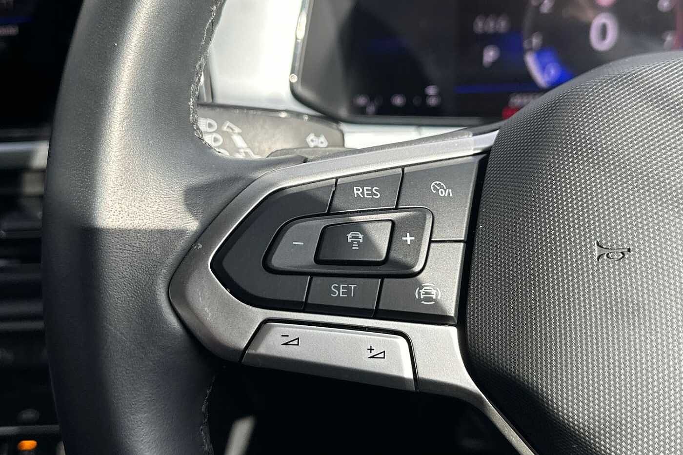 Used Volkswagen T-Roc 2024 for sale - 77332570: Photo 19