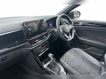 Used Volkswagen T-Roc 2022 for sale - 76888311: Photo