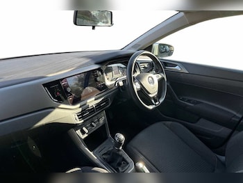 Used Volkswagen Polo 2018 for sale - 76111031: Photo 2