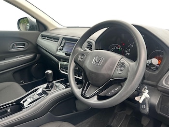 Used Honda HR-V 2015 for sale - 75758311: Photo