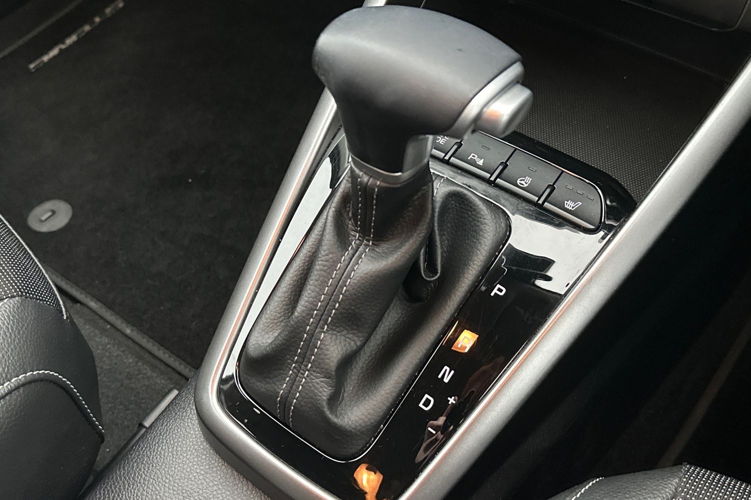 Used Kia Stonic 2023 for sale - 78117325: Photo 16