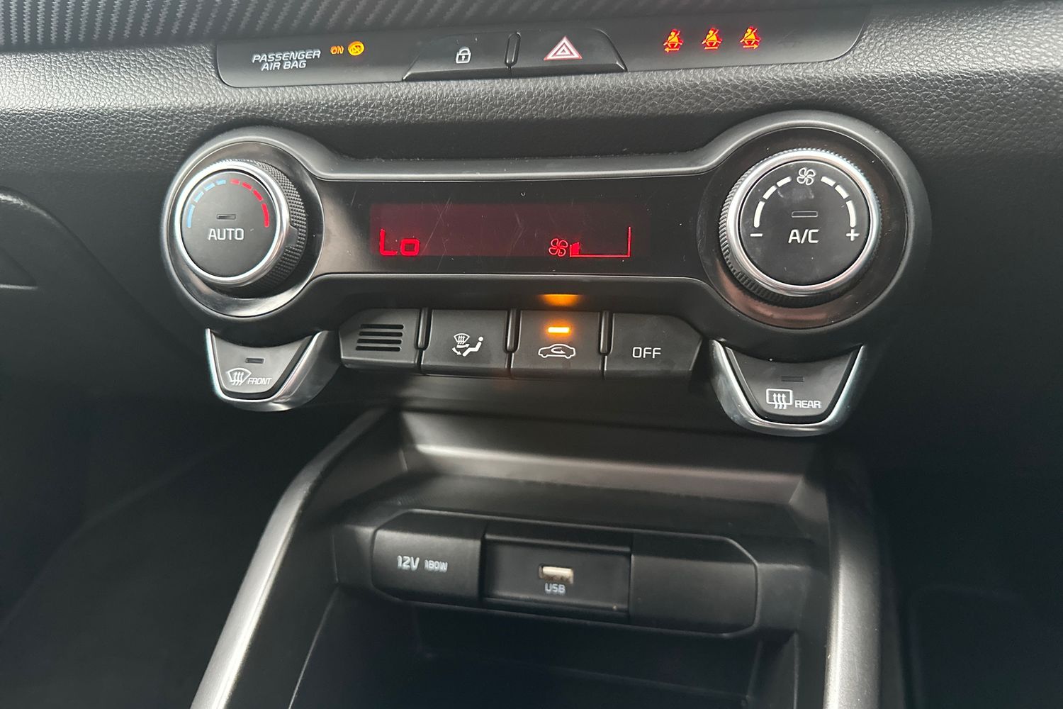 Used Kia Stonic 2023 for sale - 78117325: Photo 18