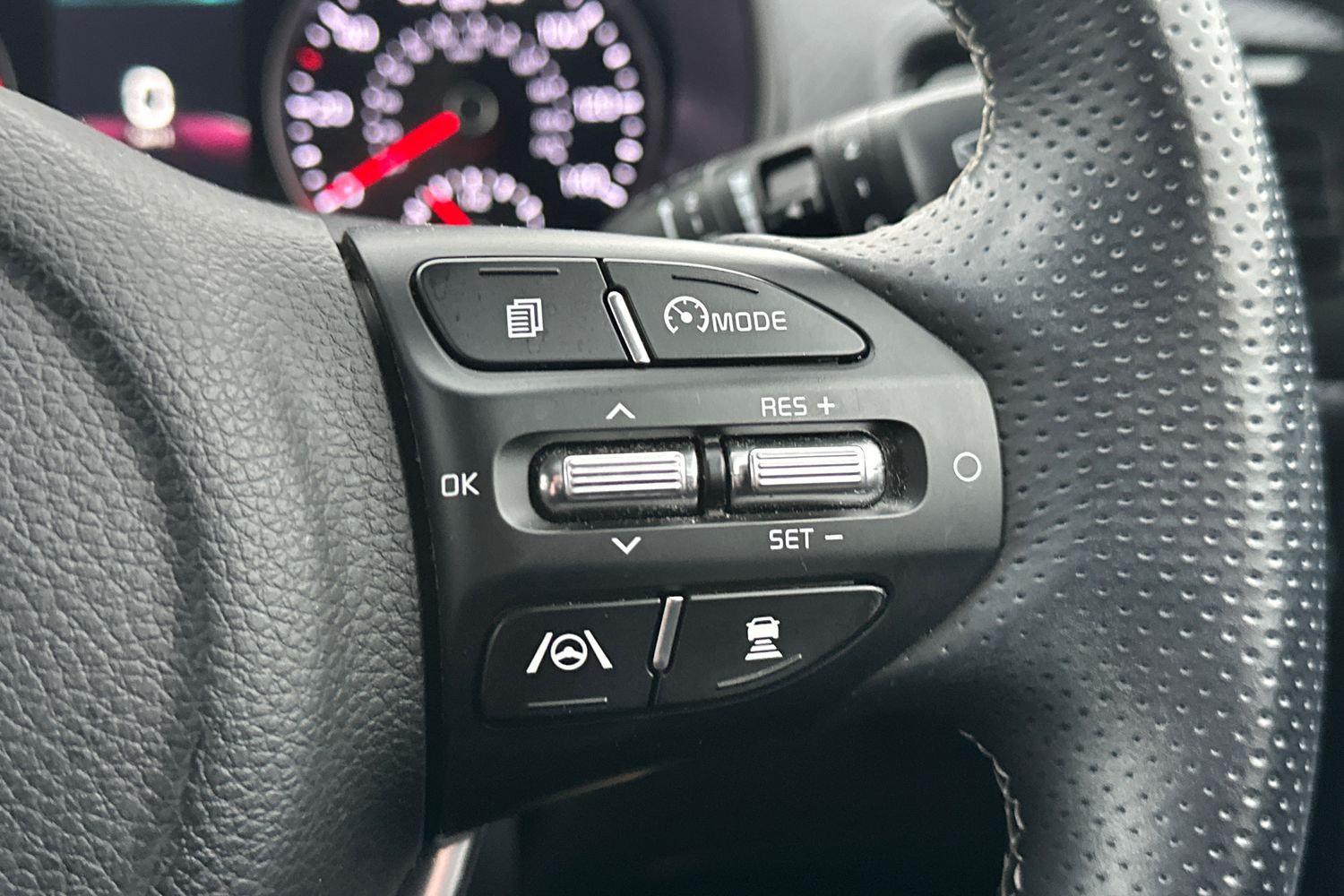 Used Kia Stonic 2023 for sale - 78117325: Photo 21