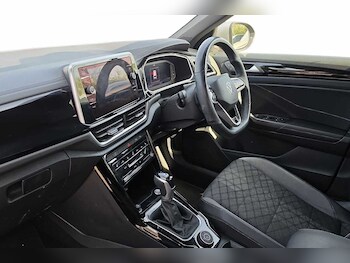 Used Volkswagen T-Roc 2023 for sale - 78128790: Photo