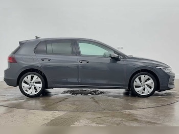 Used Volkswagen Golf 2024 for sale - 78302489: Photo