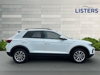 Used Volkswagen T-Roc 2025 for sale - 77177717: Photo